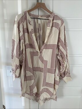 H&M Cream Tunic Top with Maroon Geometric Print